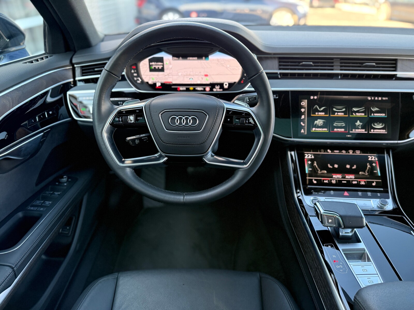 Audi A8 - zdjęcie 17