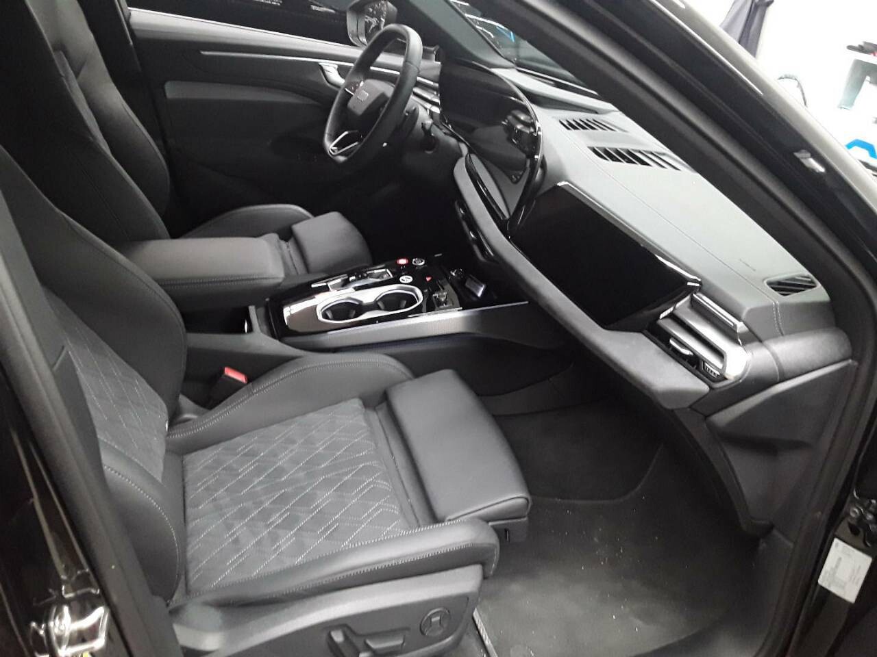 Audi A6 Avant - zdjęcie 8