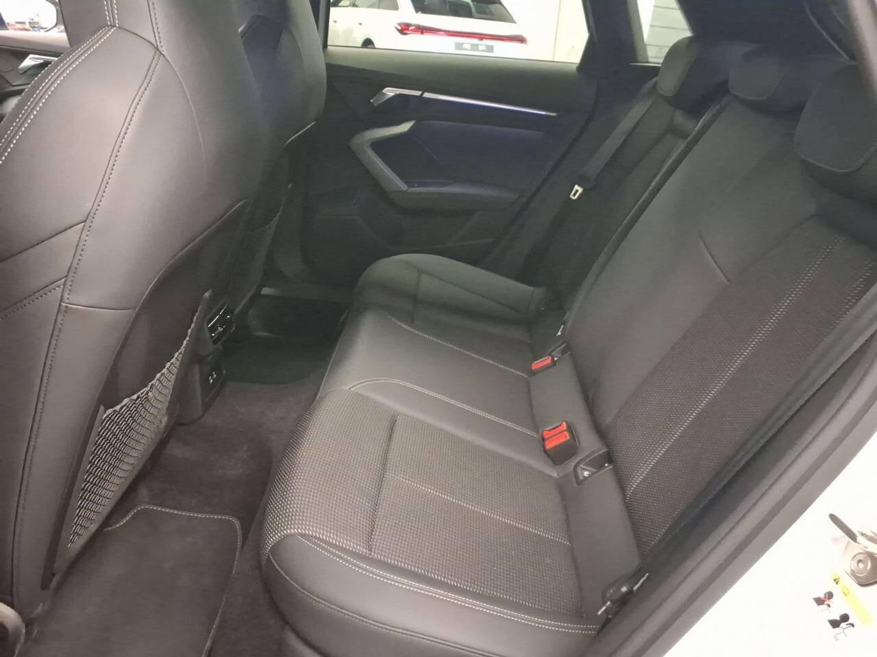 Audi S3 Sportback - zdjęcie 9