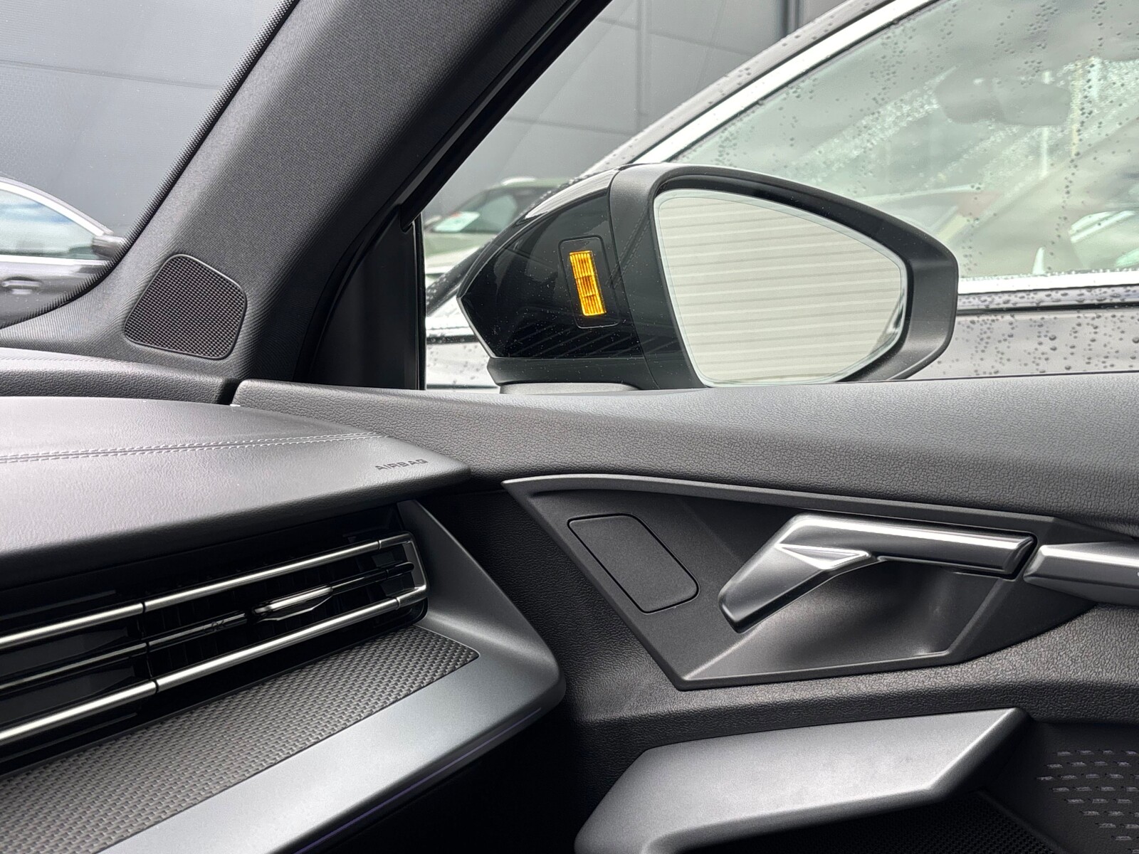 Audi S3 Sportback - zdjęcie 31
