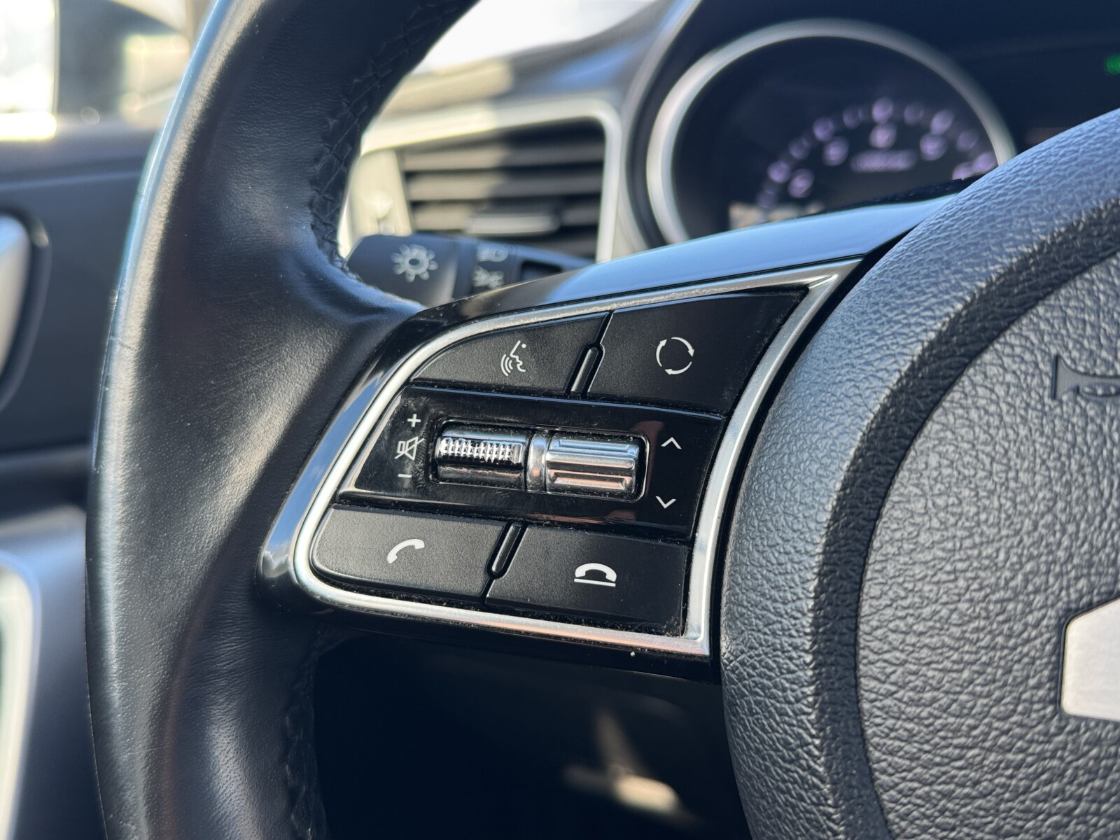 Kia XCeed - zdjęcie 12
