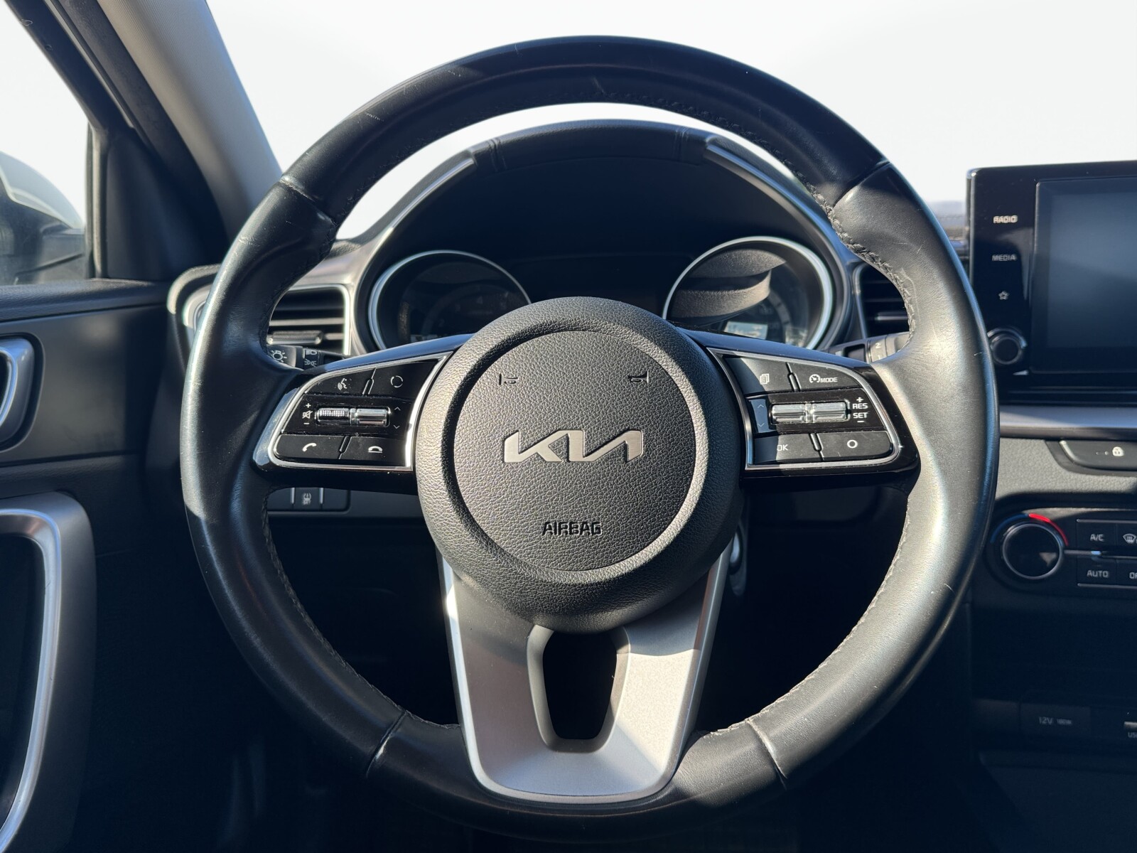 Kia XCeed - zdjęcie 11