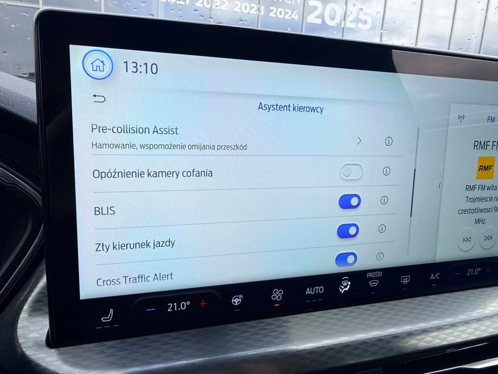 Ford Kuga - zdjęcie 8