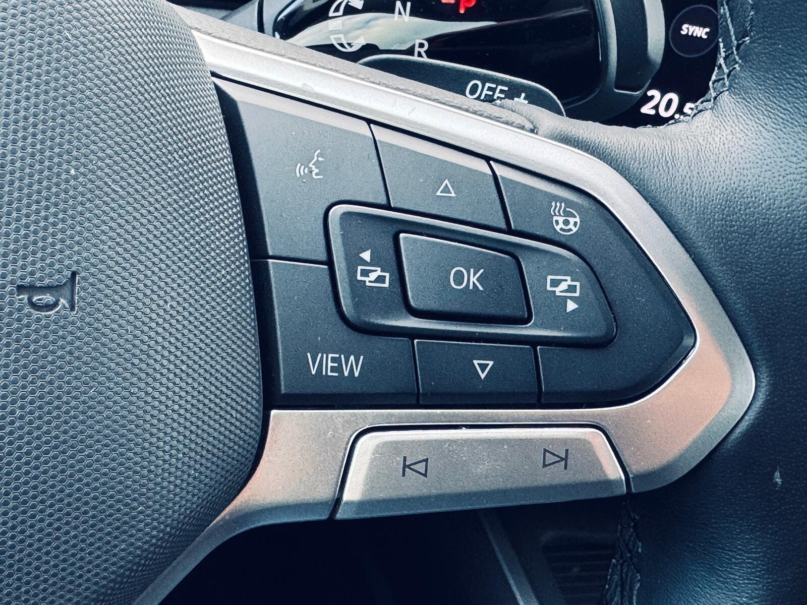 Volkswagen Passat - zdjęcie 26
