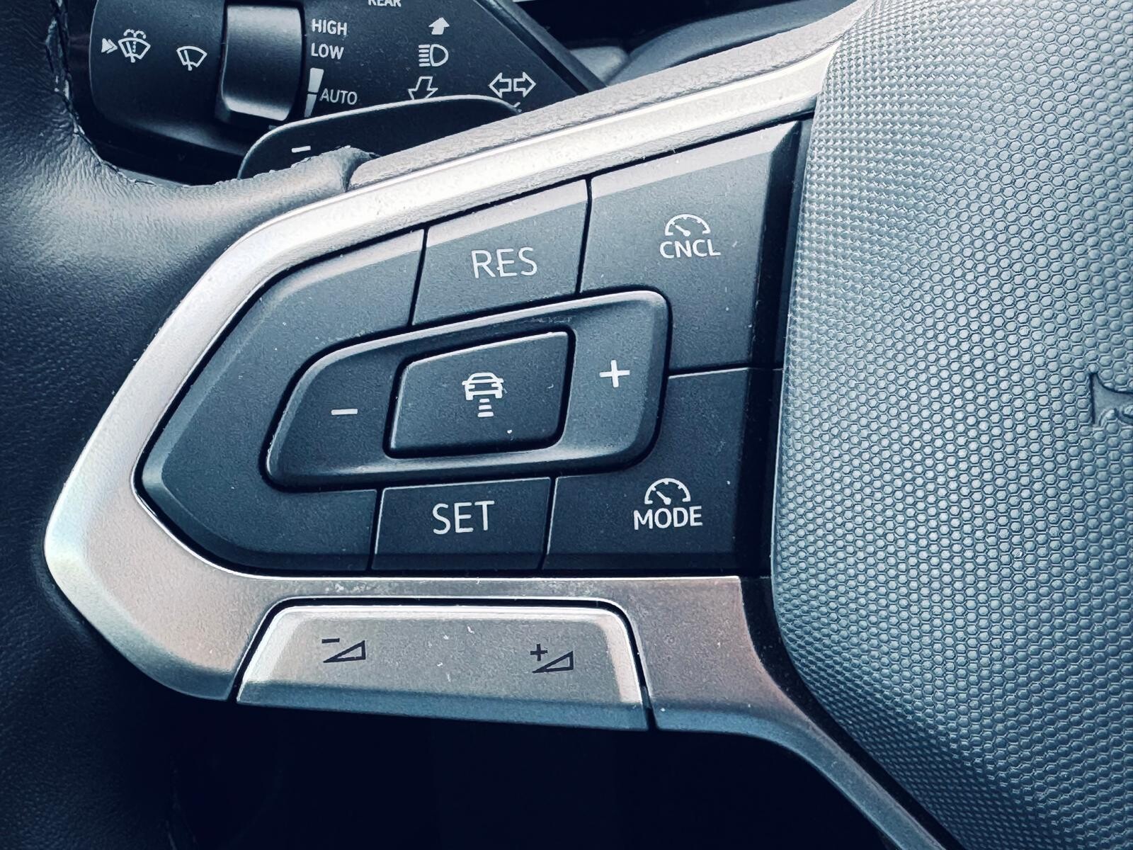 Volkswagen Passat - zdjęcie 25