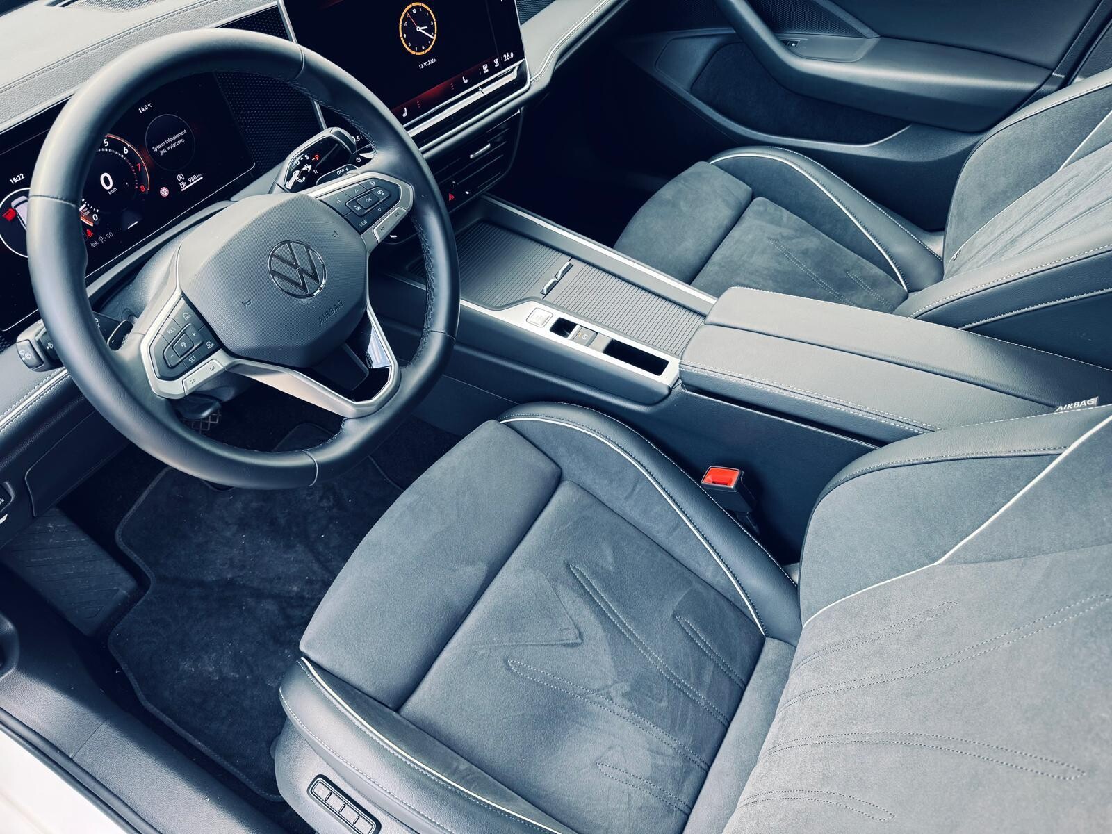 Volkswagen Passat - zdjęcie 12