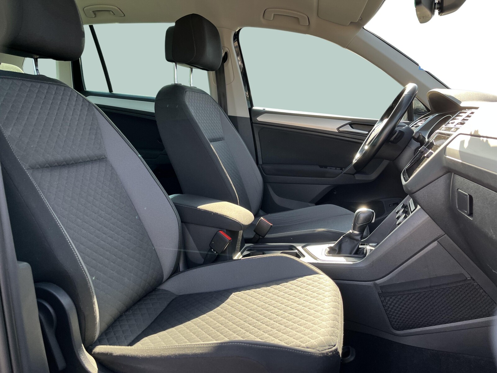 Volkswagen Tiguan - zdjęcie 19