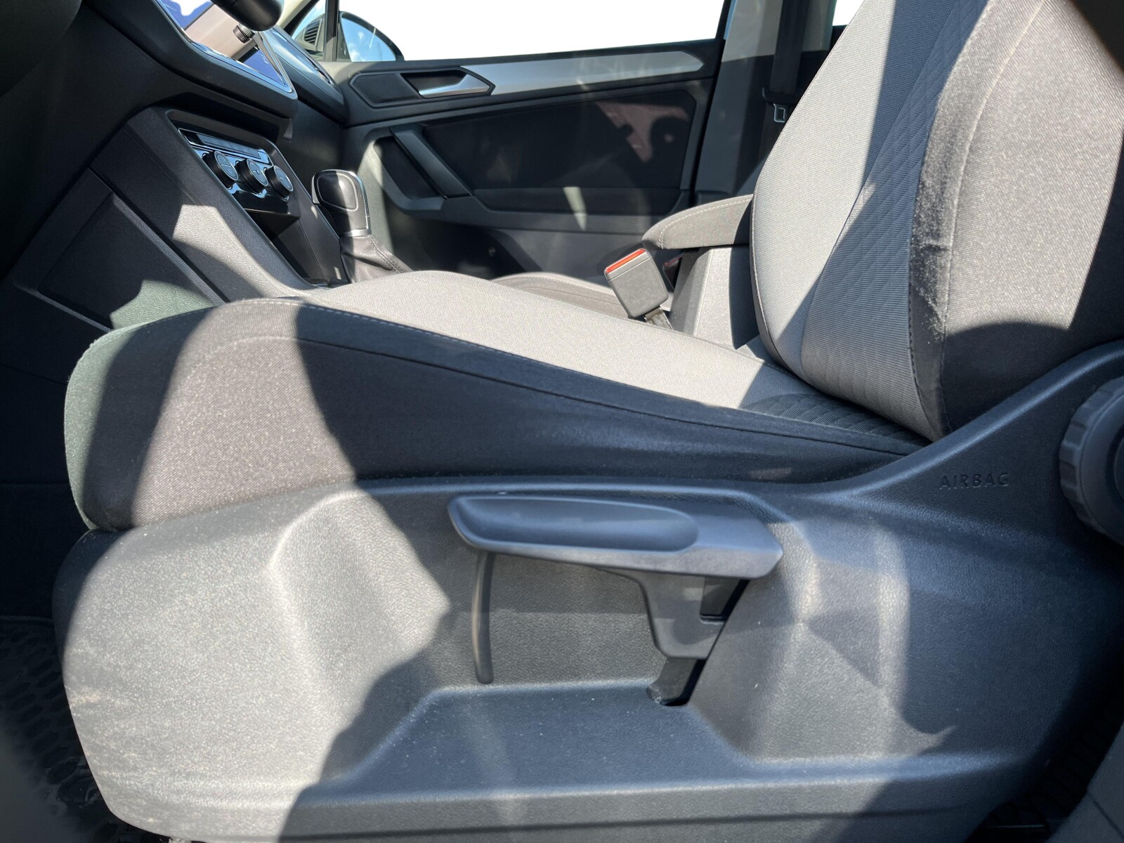 Volkswagen Tiguan - zdjęcie 11