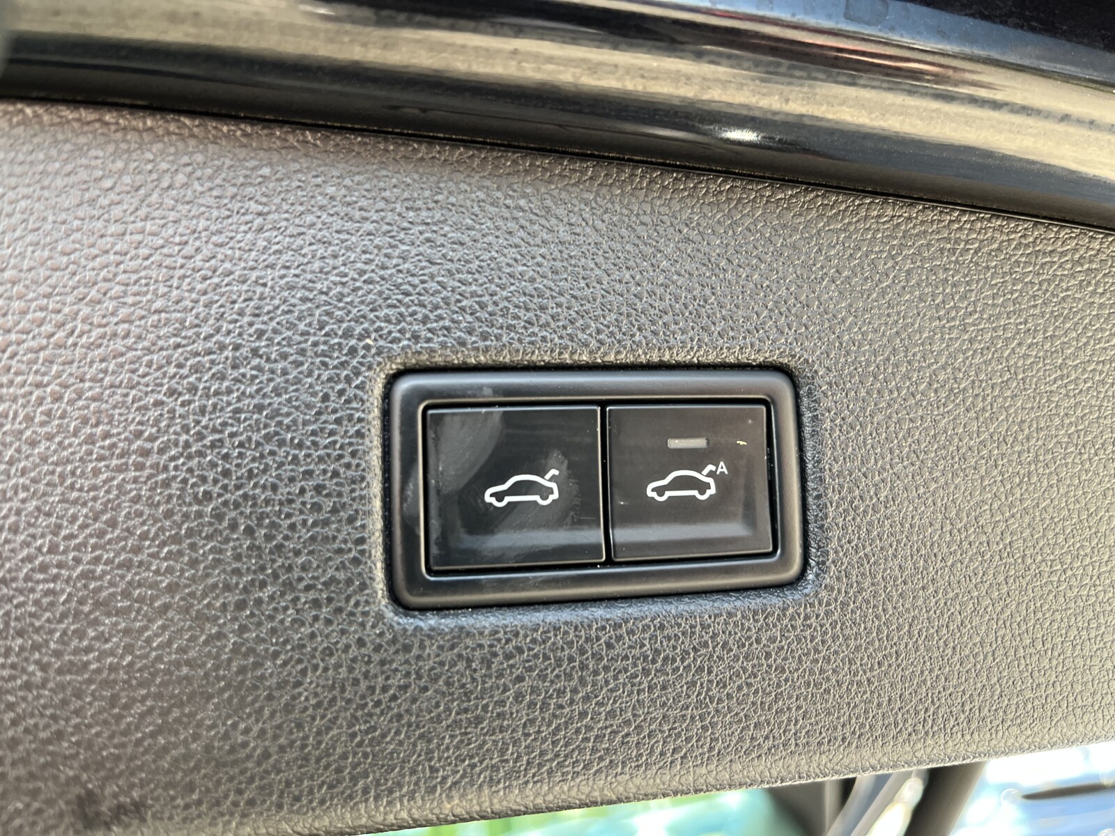 Volkswagen Tiguan - zdjęcie 17