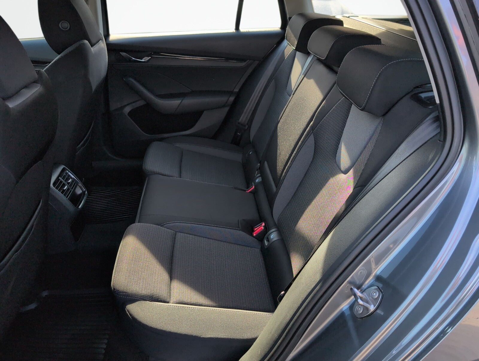 Škoda Octavia Combi - zdjęcie 10