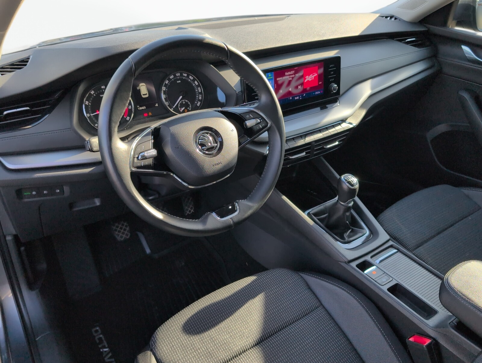 Škoda Octavia Combi - zdjęcie 17