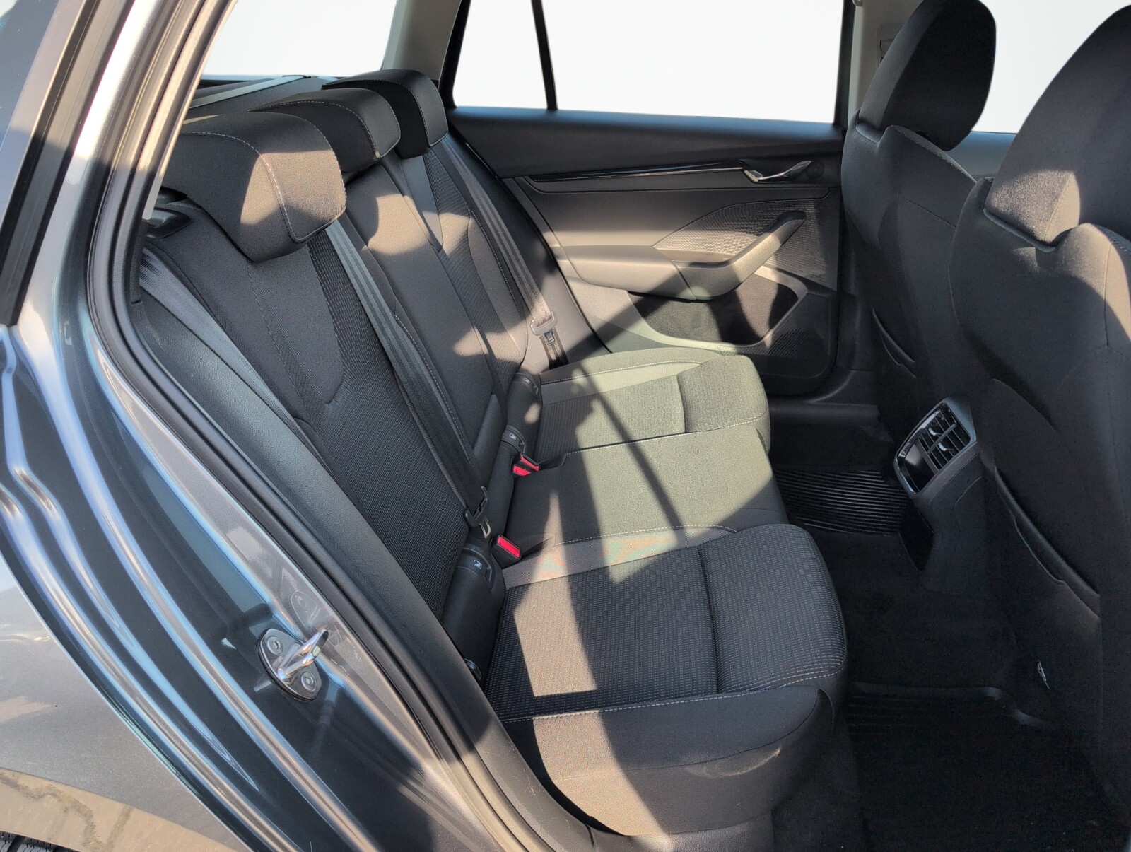 Škoda Octavia Combi - zdjęcie 11