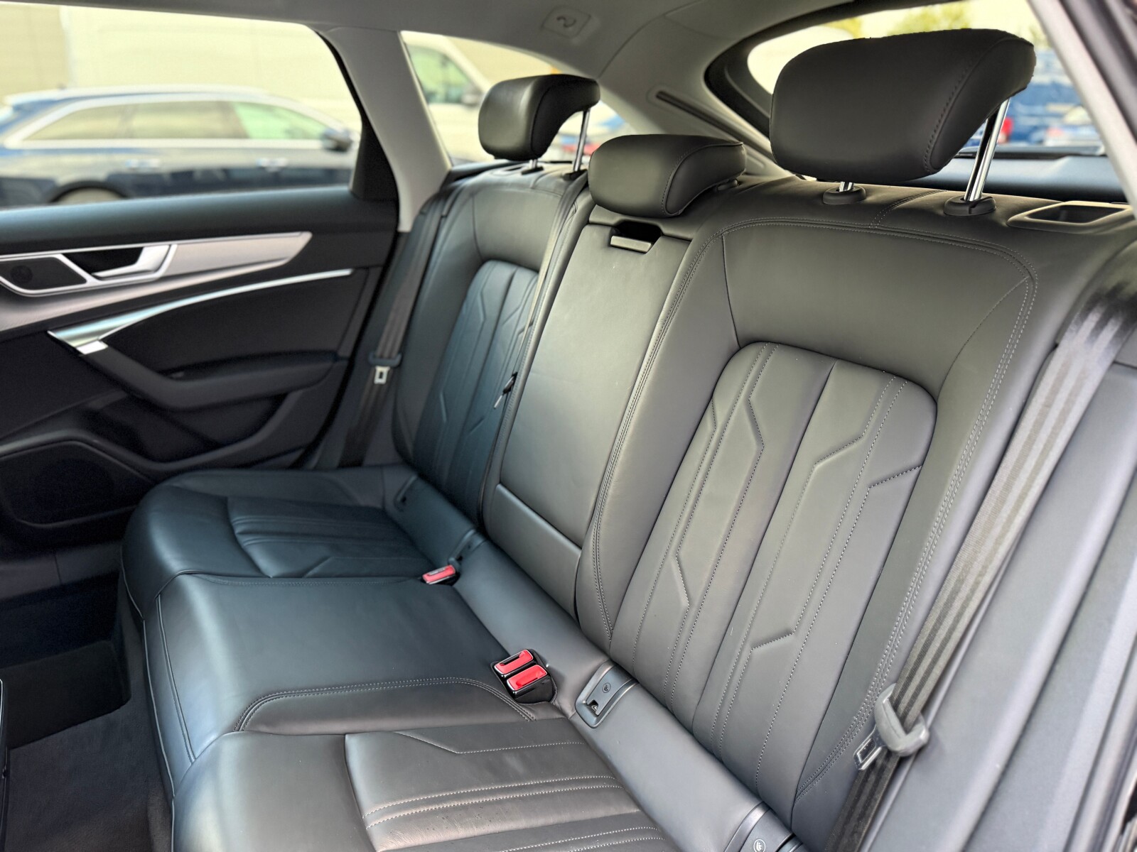 Audi A6 Avant - zdjęcie 12
