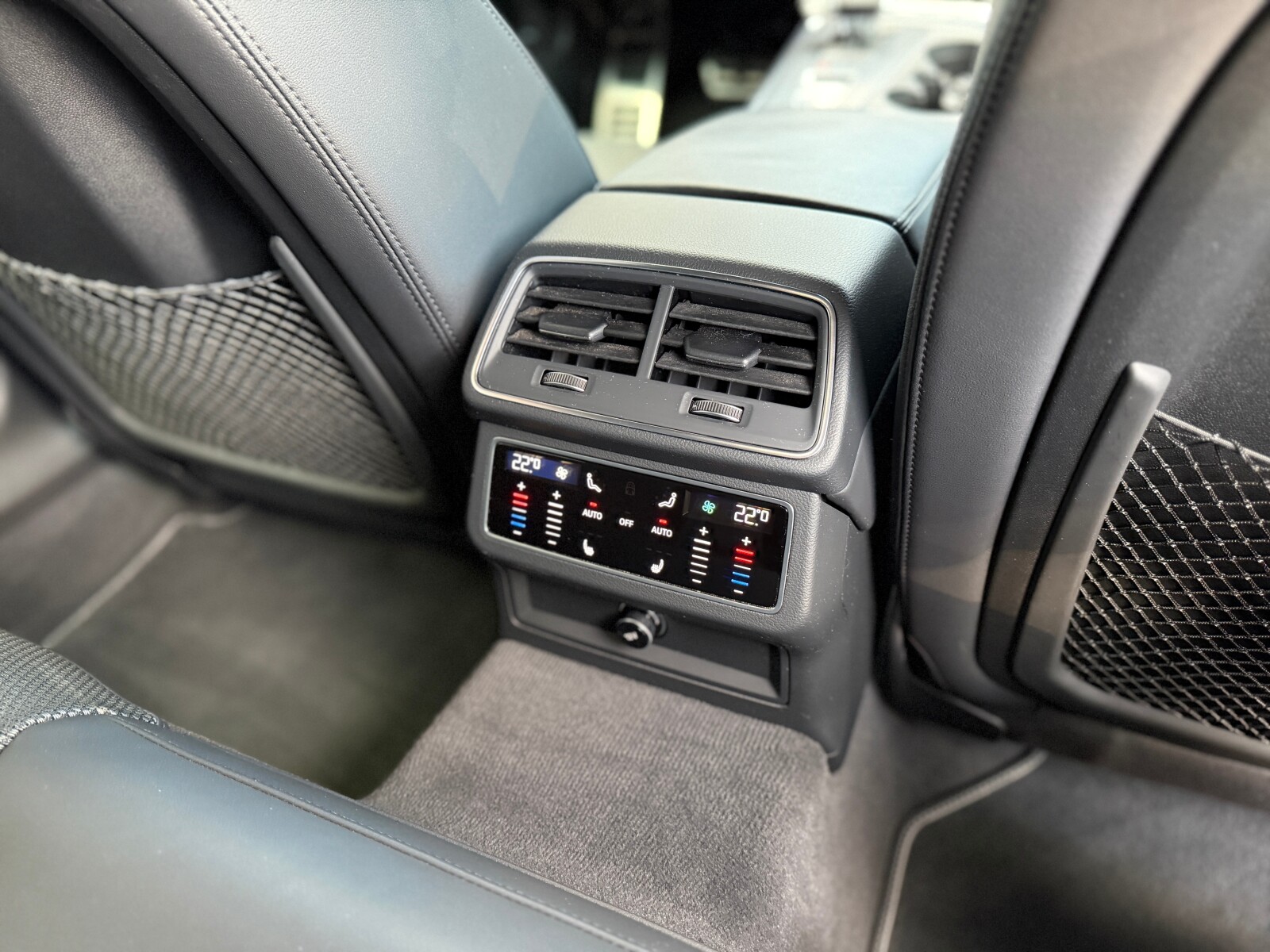 Audi A6 Avant - zdjęcie 14