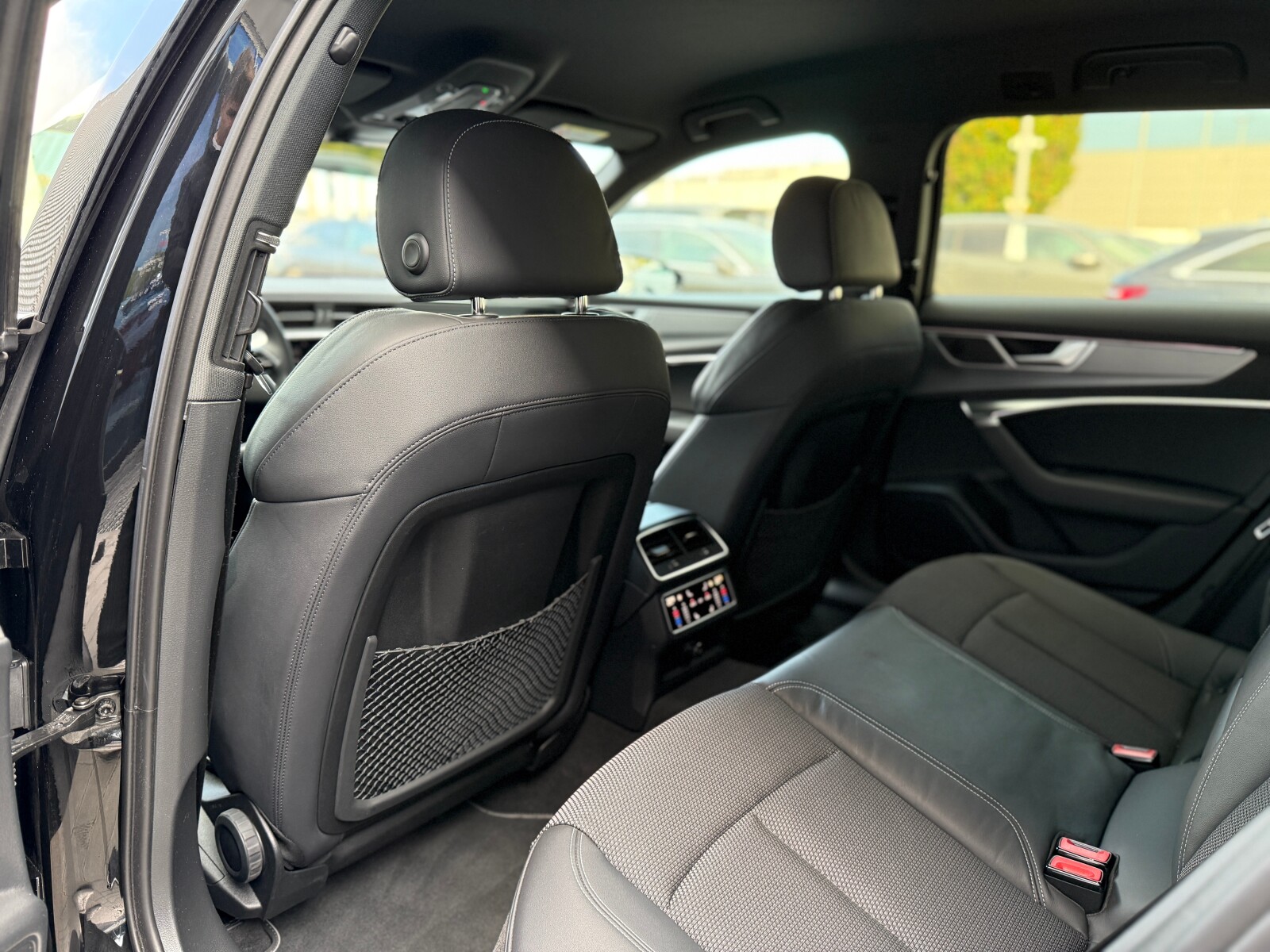 Audi A6 Avant - zdjęcie 12