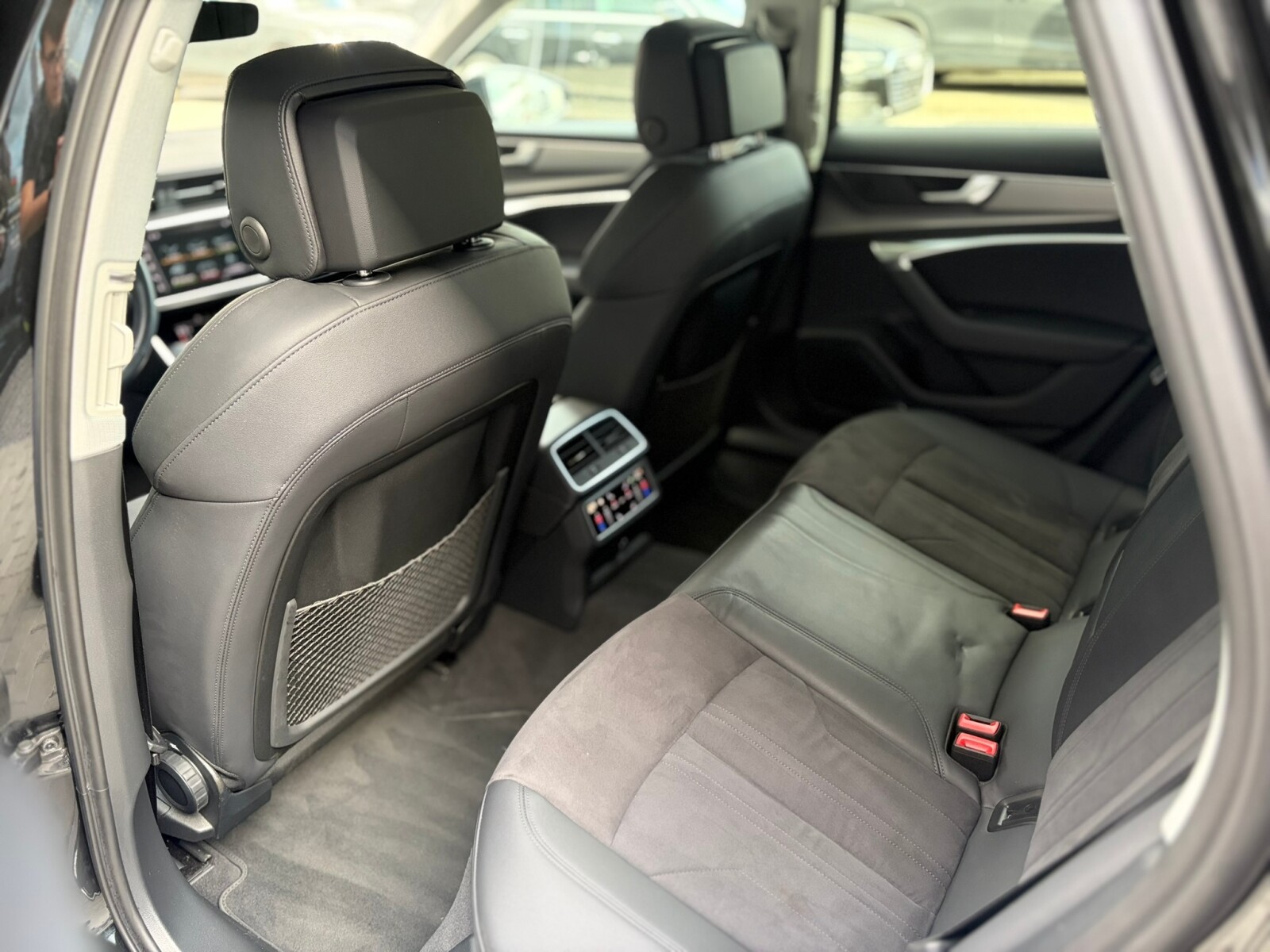 Audi A6 Avant - zdjęcie 12