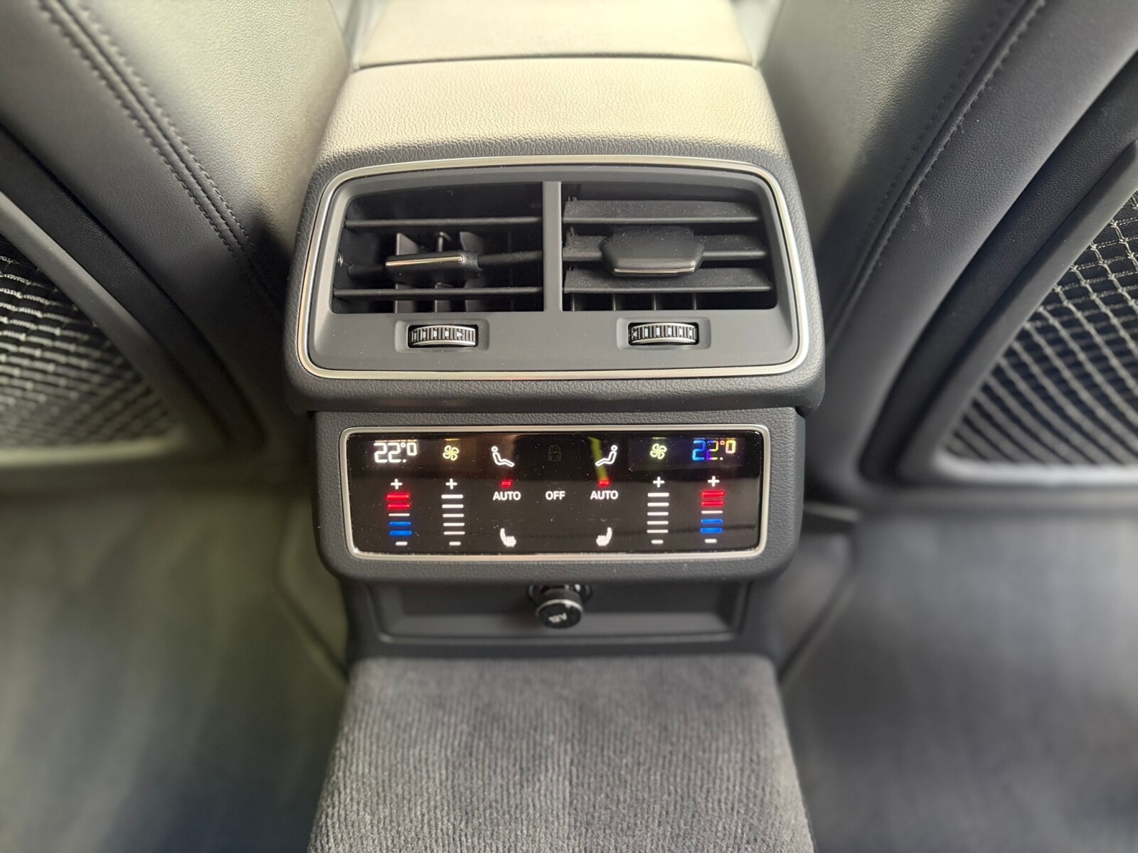 Audi A6 Avant - zdjęcie 14