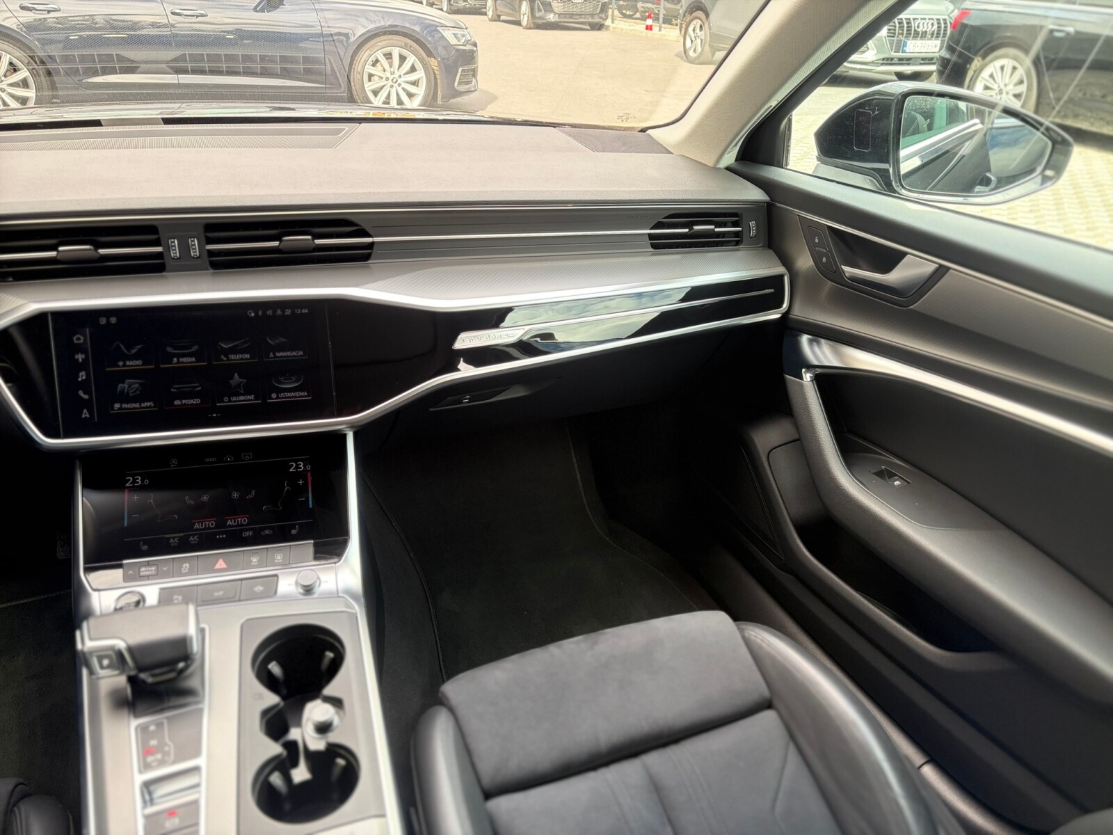 Audi A6 Avant - zdjęcie 17