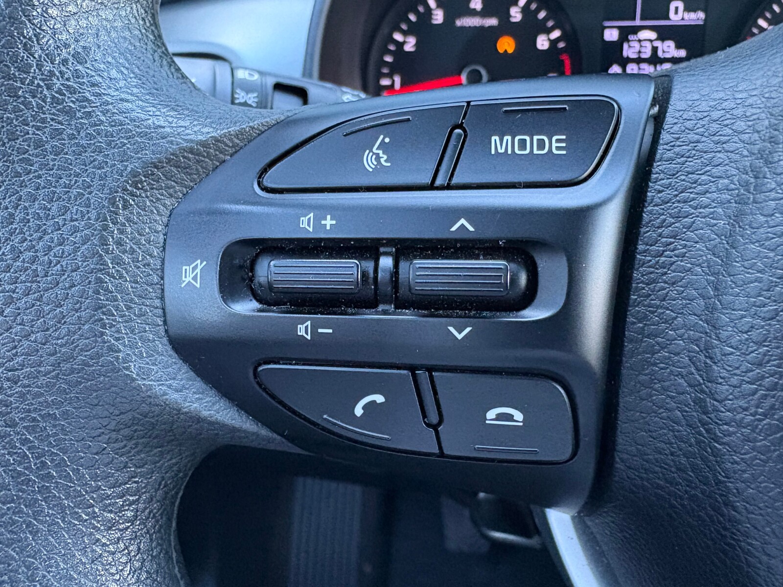 Kia Stonic - zdjęcie 20