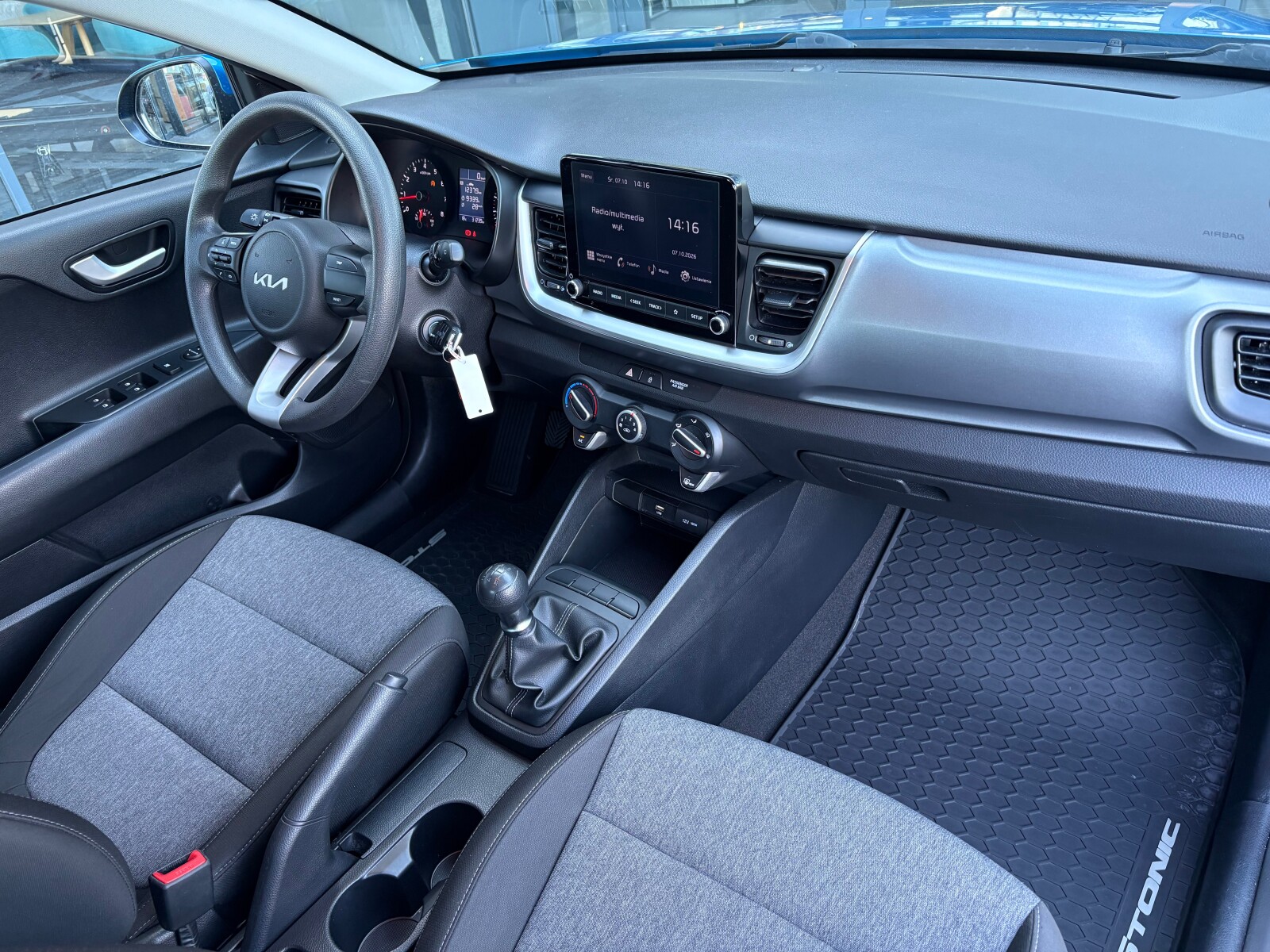 Kia Stonic - zdjęcie 15