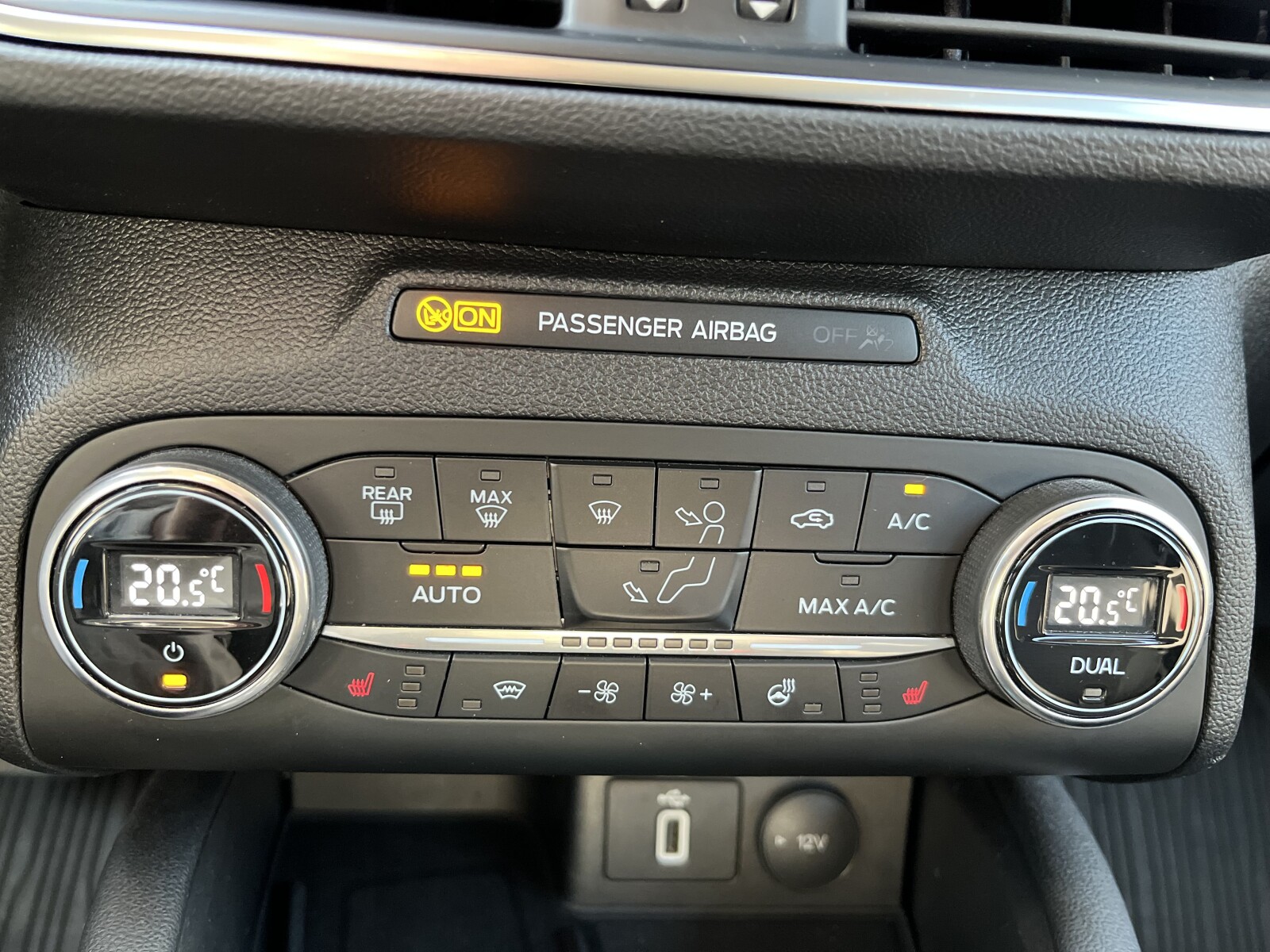 Ford Focus - zdjęcie 27
