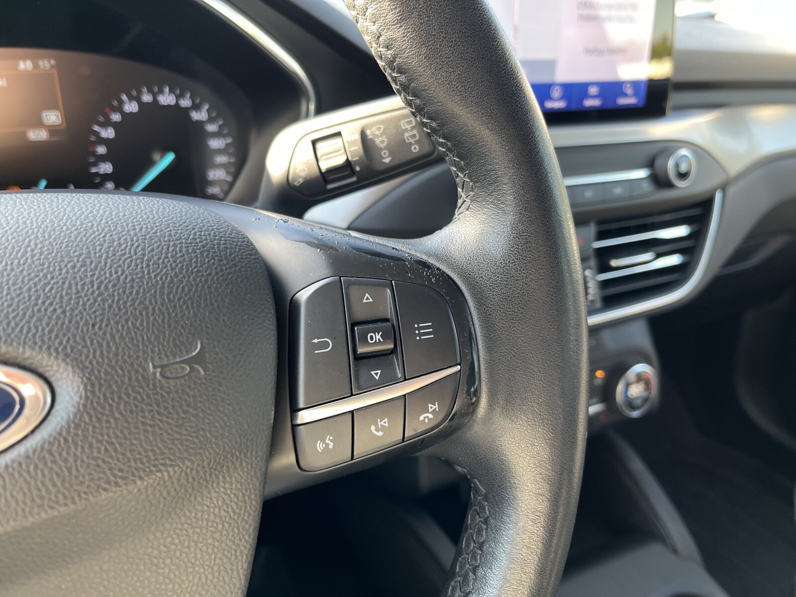 Ford Focus - zdjęcie 24