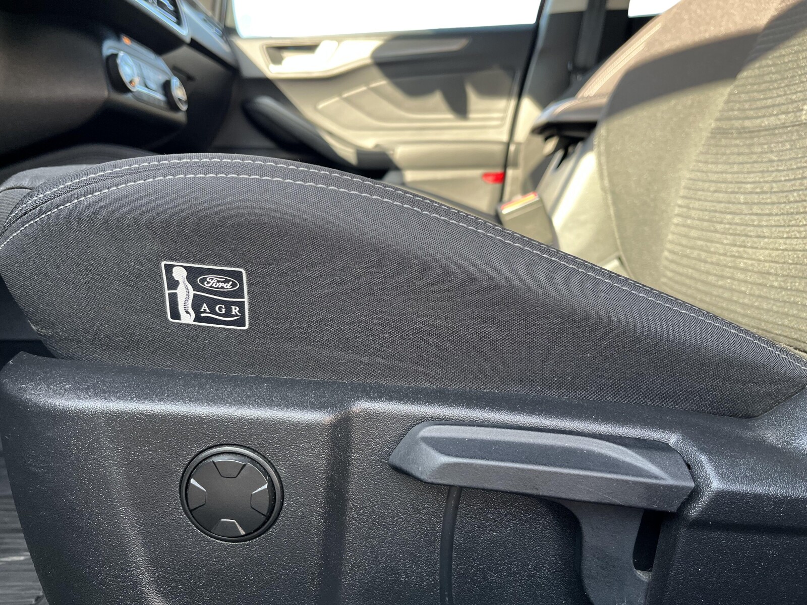 Ford Focus - zdjęcie 11