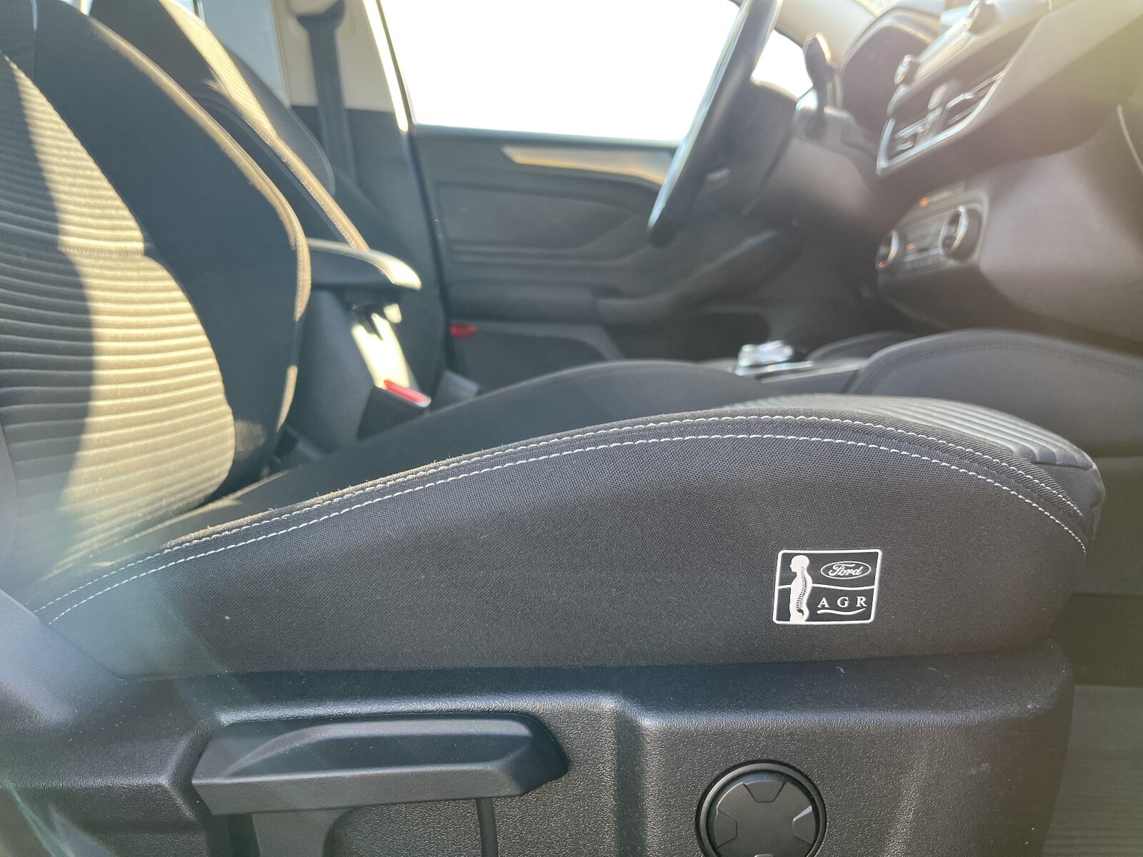 Ford Focus - zdjęcie 19