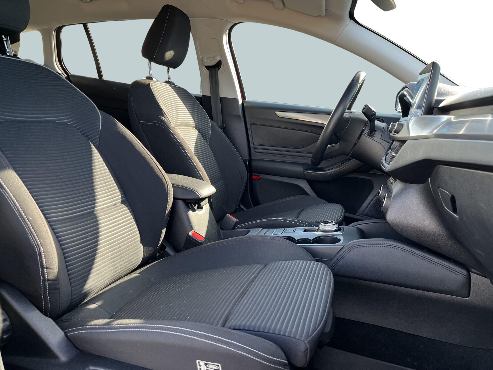Ford Focus - zdjęcie 20