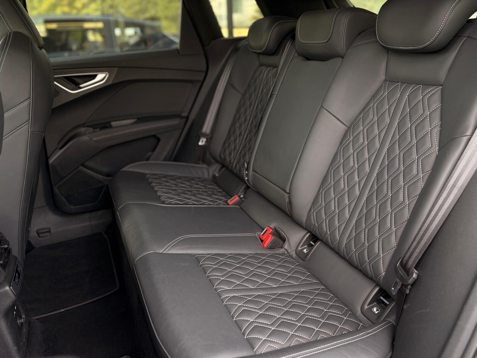 Audi Q4 e-tron - zdjęcie 15