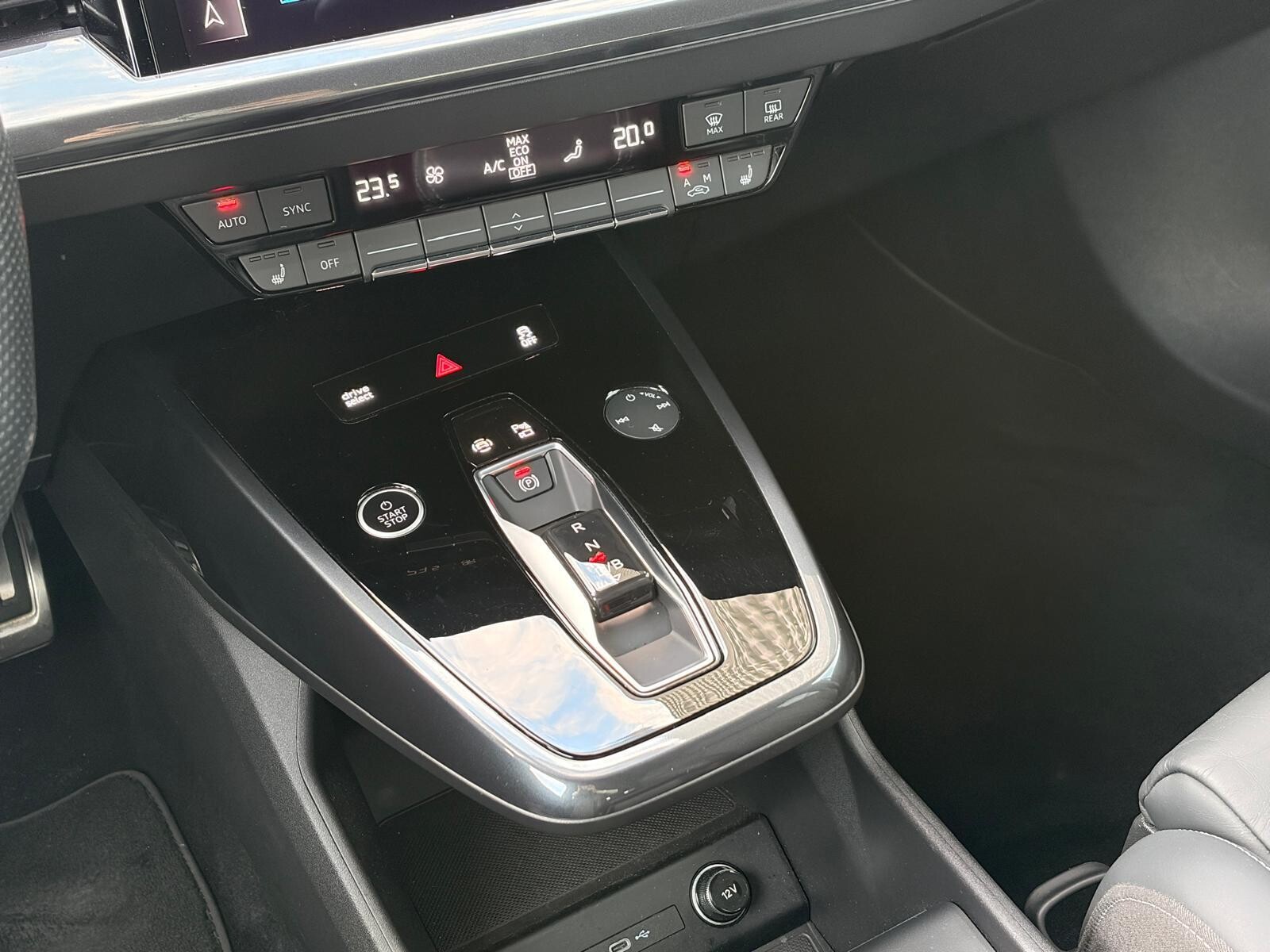 Audi Q4 e-tron - zdjęcie 39