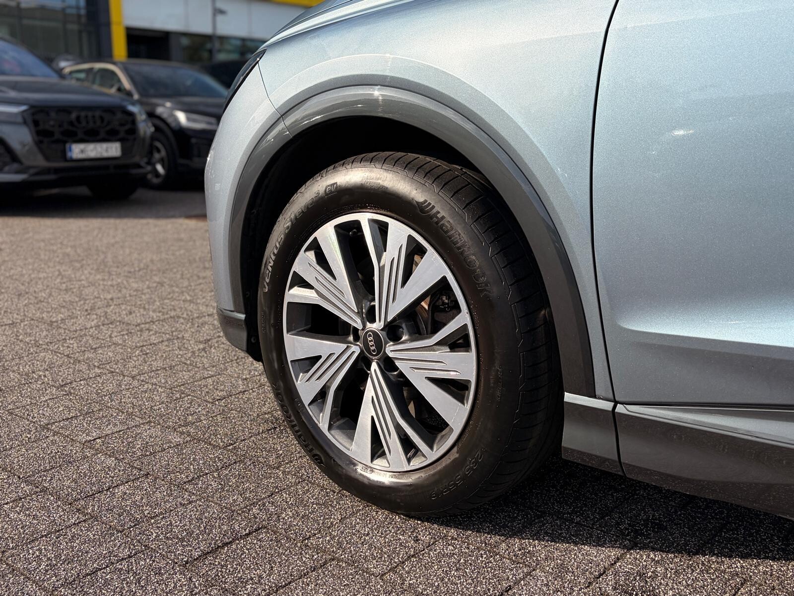 Audi Q4 e-tron - zdjęcie 11