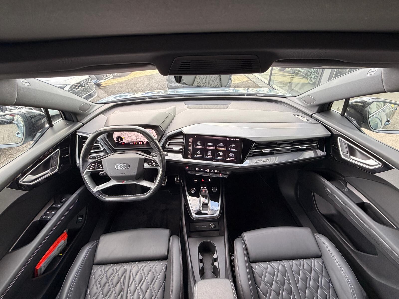 Audi Q4 e-tron - zdjęcie 22