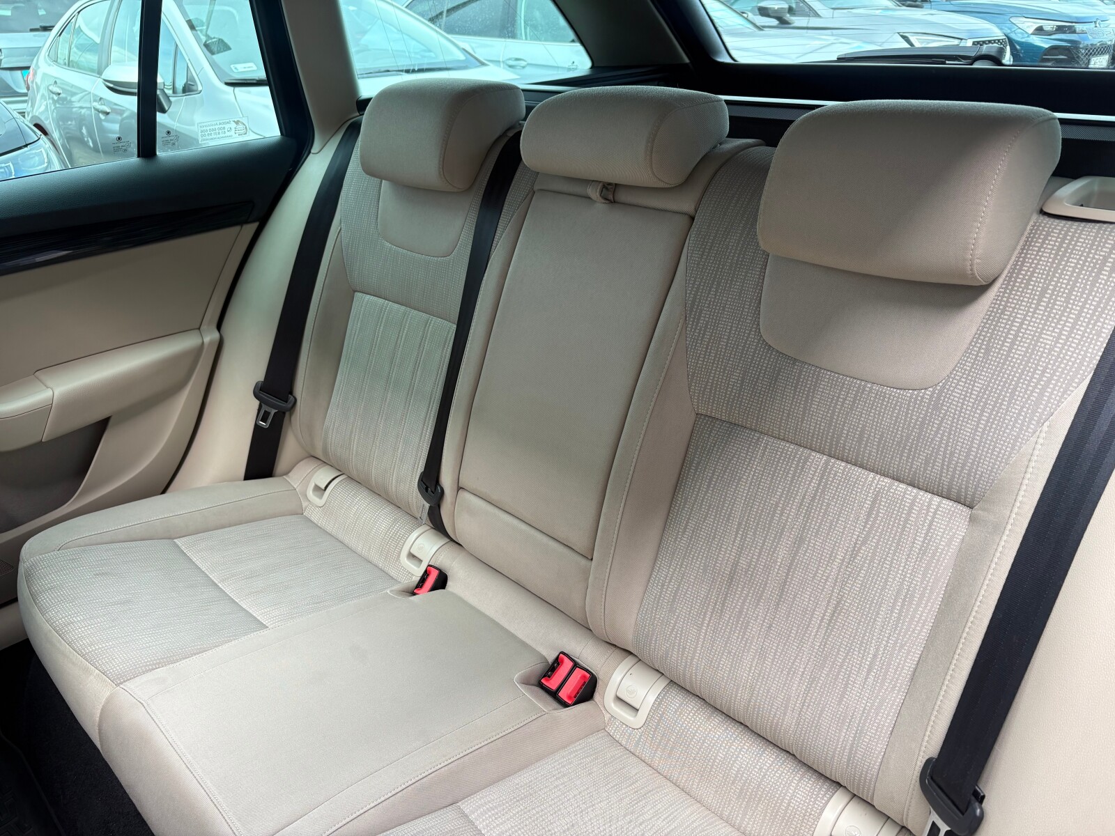 Škoda Octavia Combi - zdjęcie 13