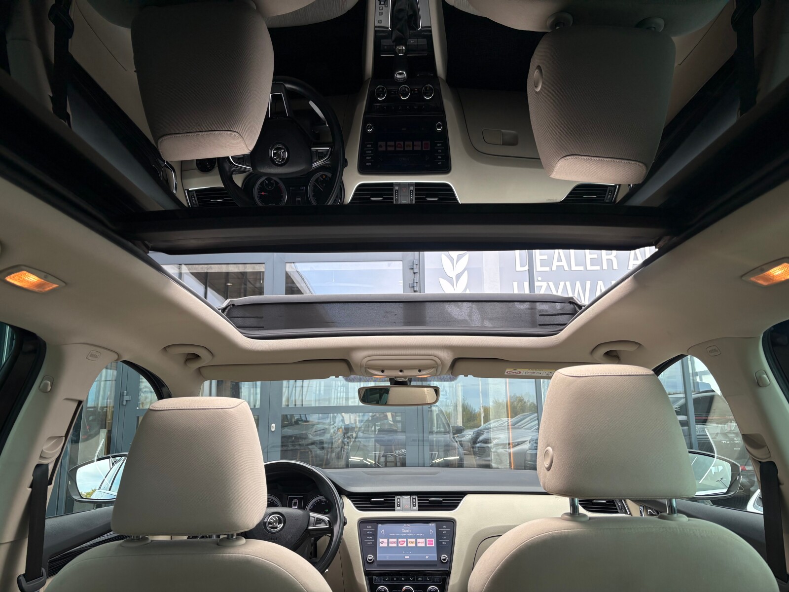 Škoda Octavia Combi - zdjęcie 19