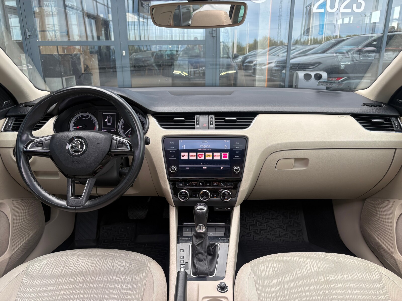 Škoda Octavia Combi - zdjęcie 9