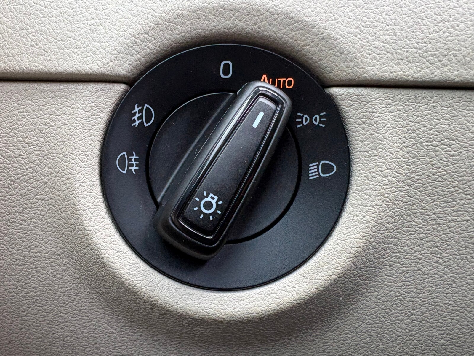 Škoda Octavia Combi - zdjęcie 25