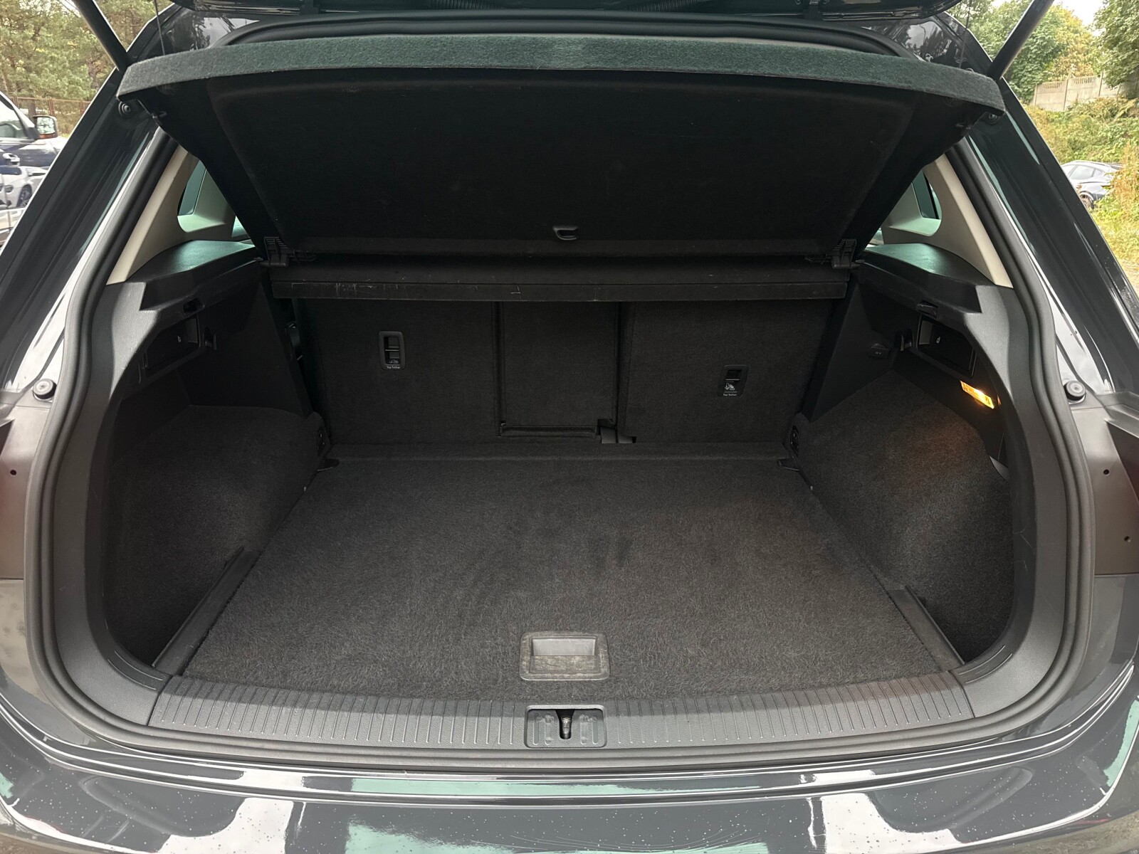 Volkswagen Tiguan - zdjęcie 36