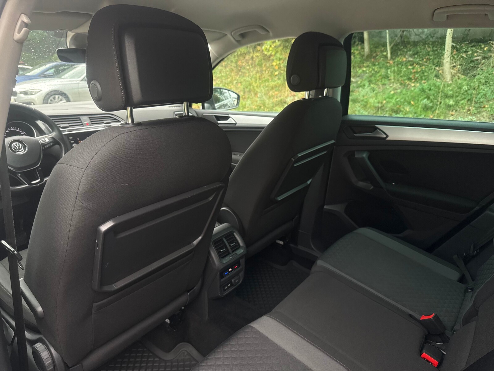 Volkswagen Tiguan - zdjęcie 28