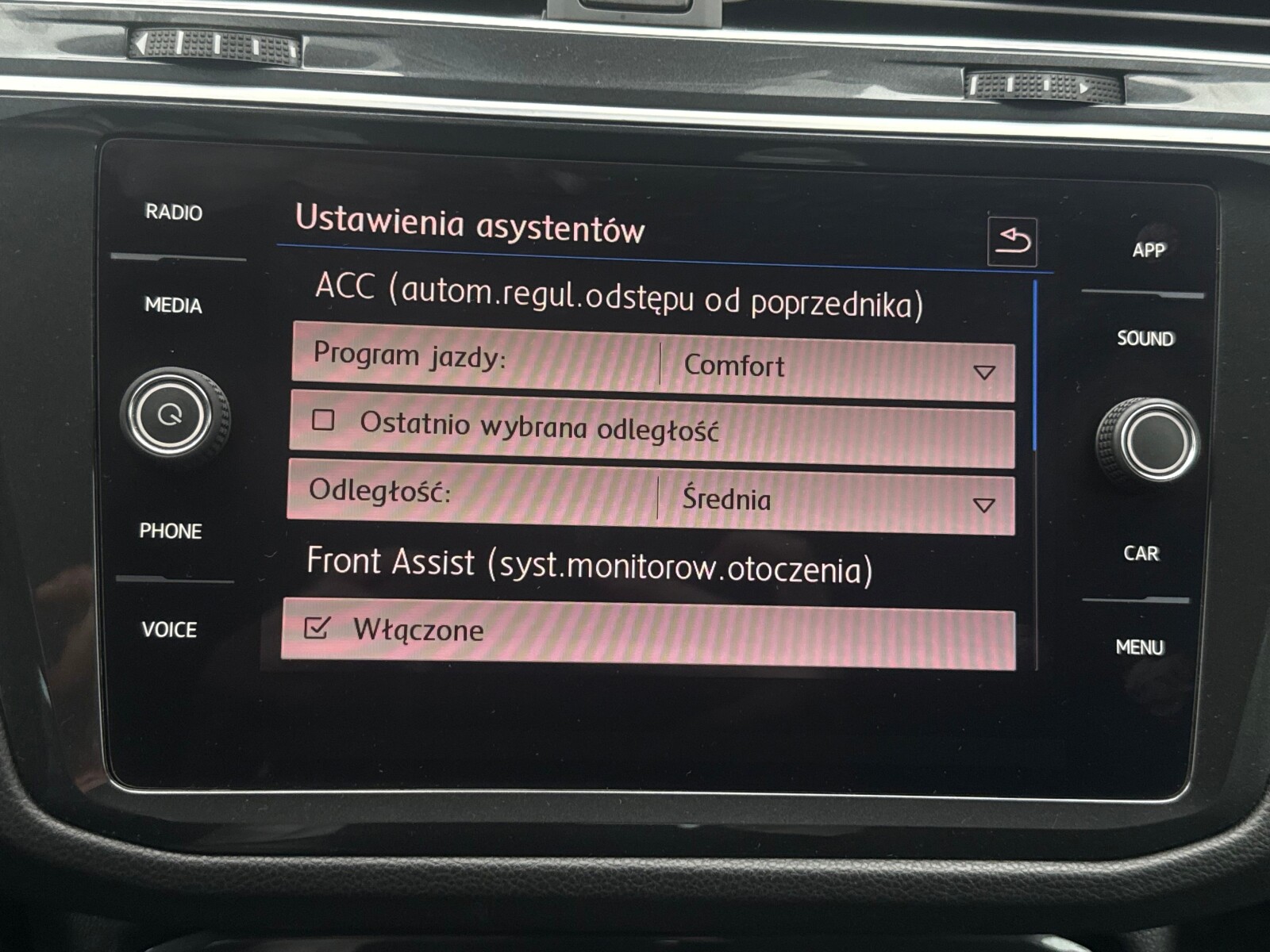 Volkswagen Tiguan - zdjęcie 26