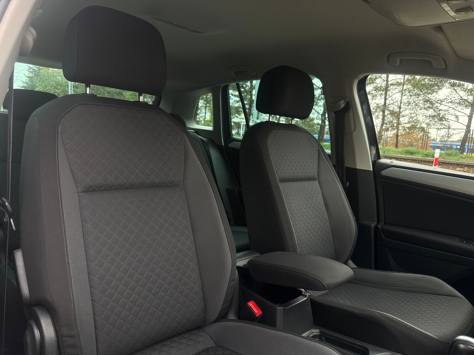 Volkswagen Tiguan - zdjęcie 13