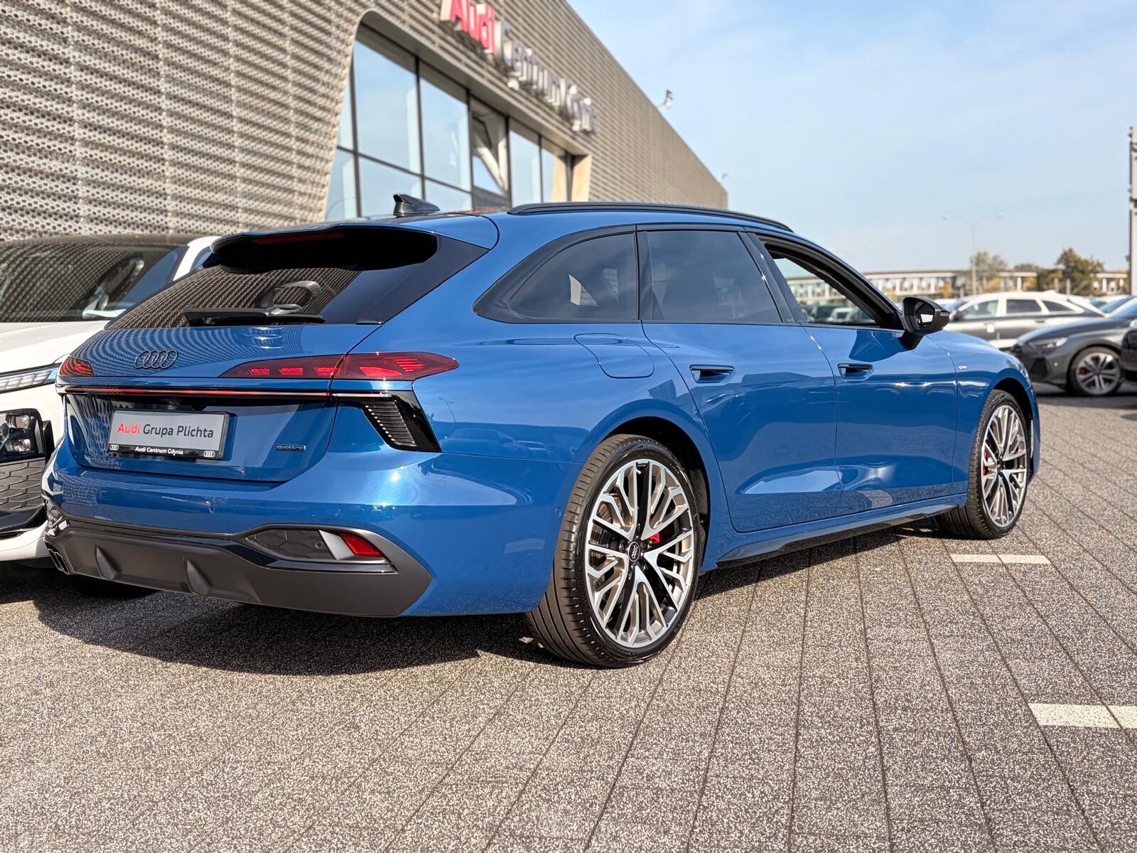 Audi A6 Avant - zdjęcie 11