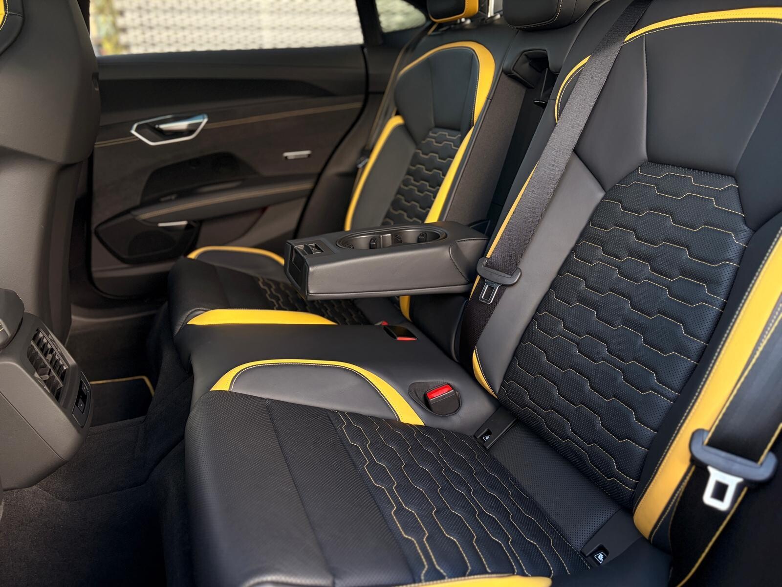 Audi RS e-tron GT - zdjęcie 18