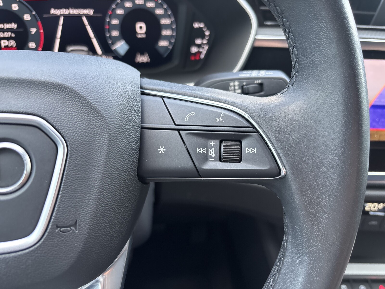 Audi Q3 Sportback - zdjęcie 14