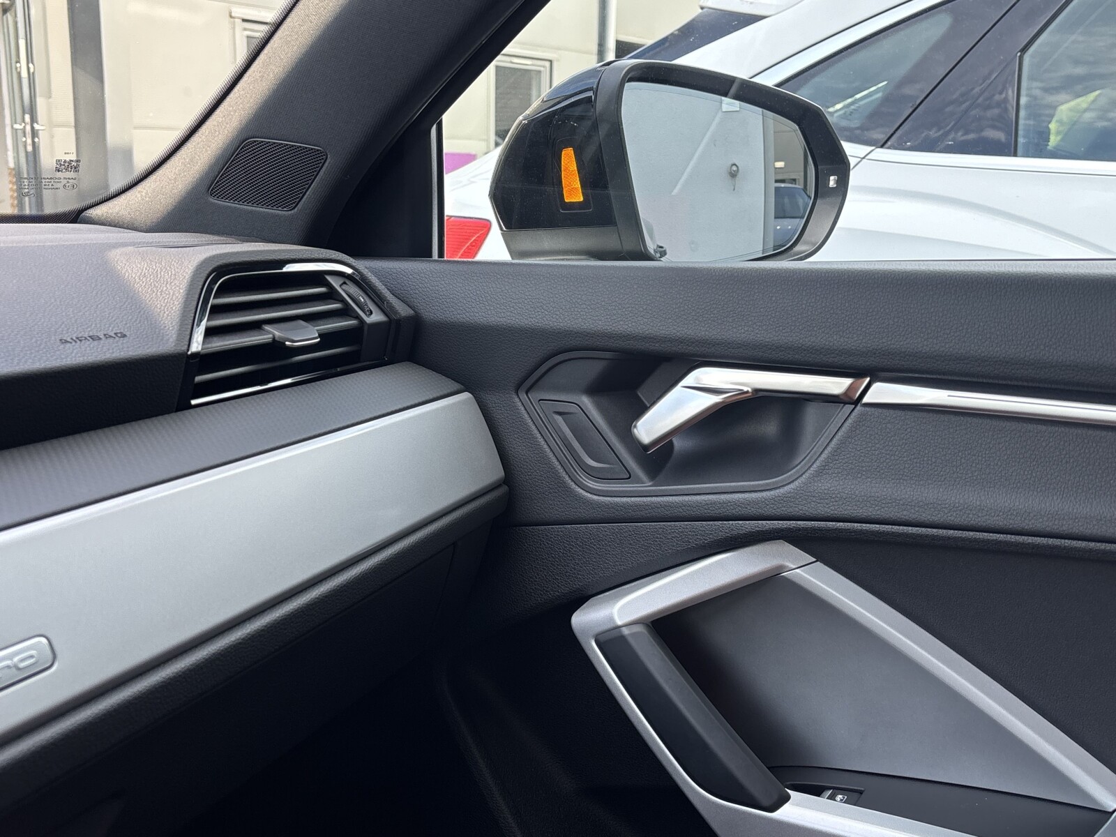 Audi Q3 Sportback - zdjęcie 25
