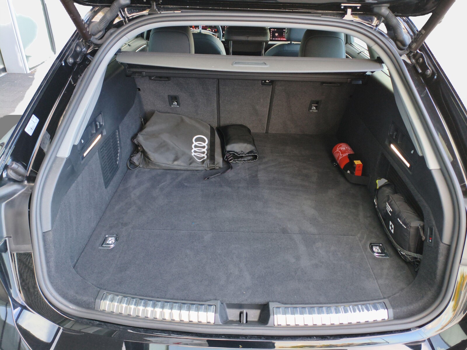 Audi A6 Avant - zdjęcie 17