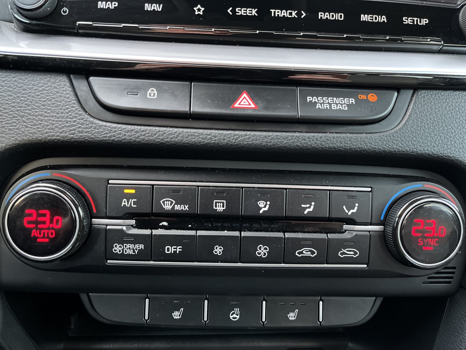 Kia Ceed - zdjęcie 25