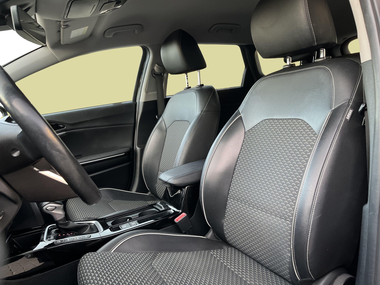 Kia Ceed - zdjęcie 12