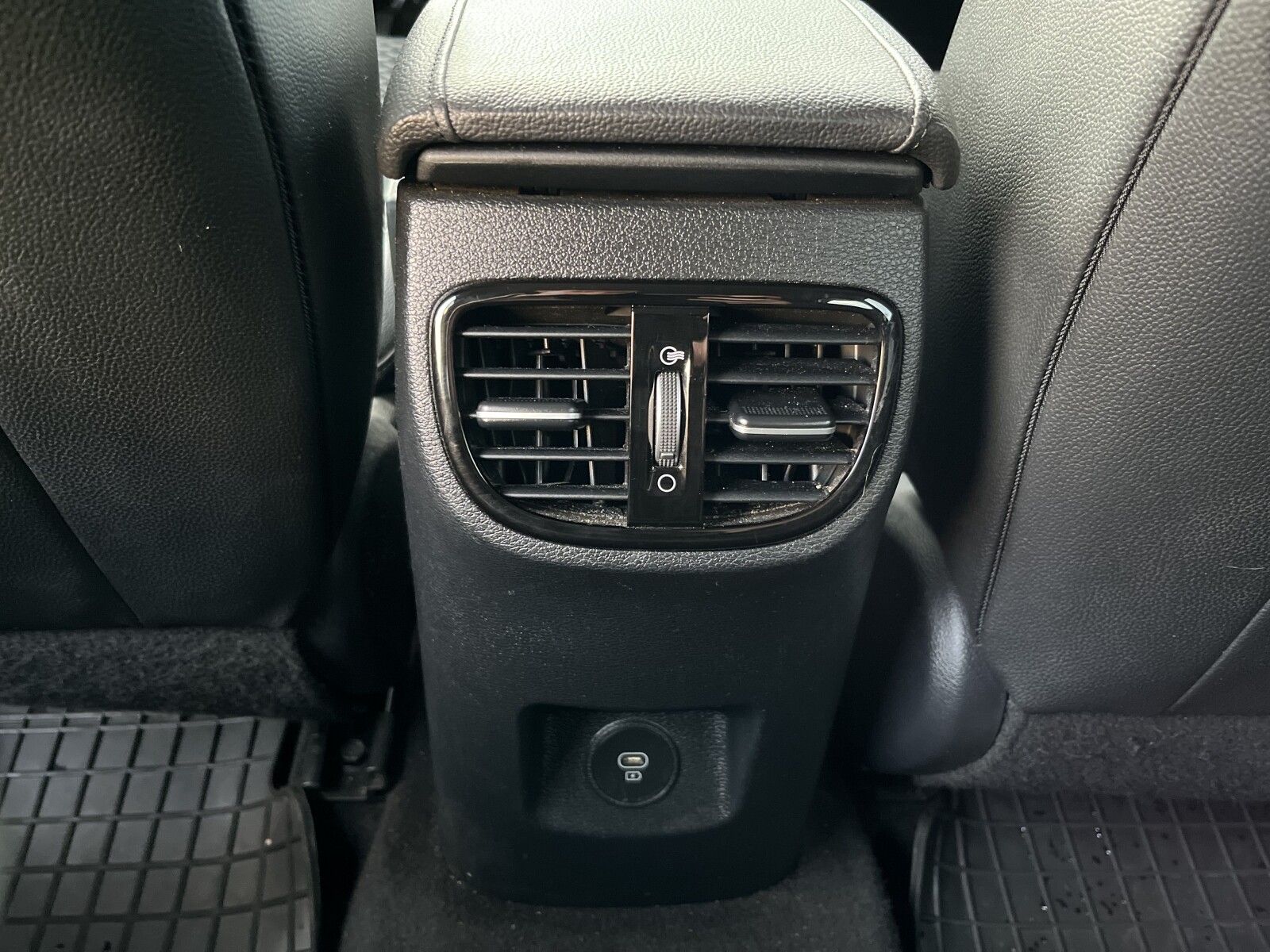 Kia Ceed - zdjęcie 14