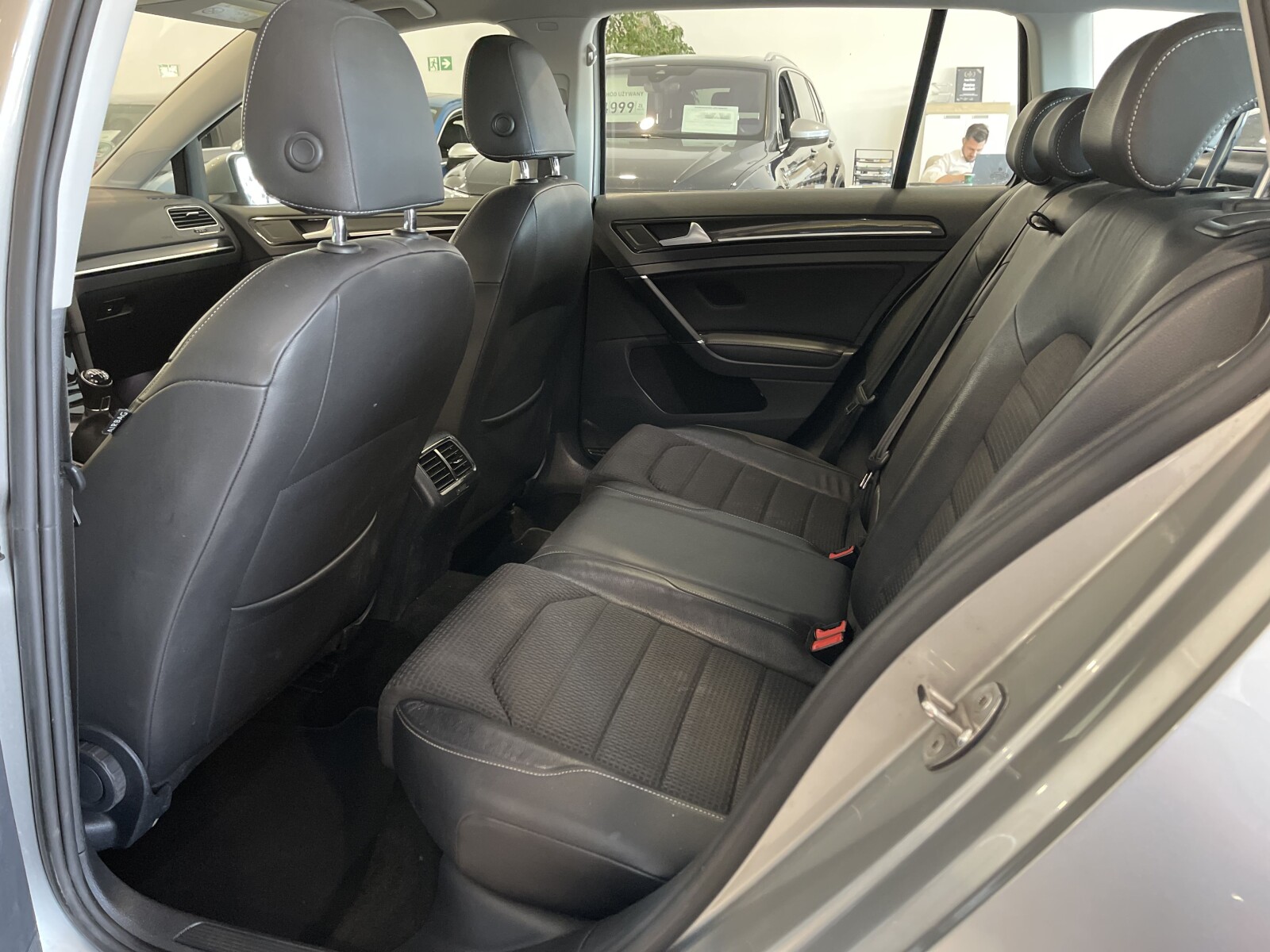 Volkswagen Golf - zdjęcie 10